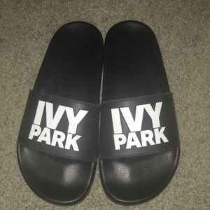 Black & white Ivy Park slides!